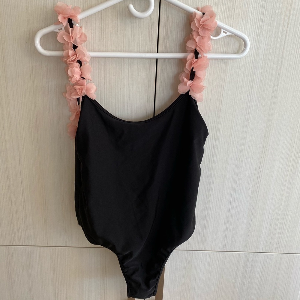 Flower detail bathing suit